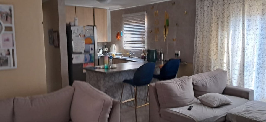 To Let 2 Bedroom Property for Rent in Equestria Gauteng