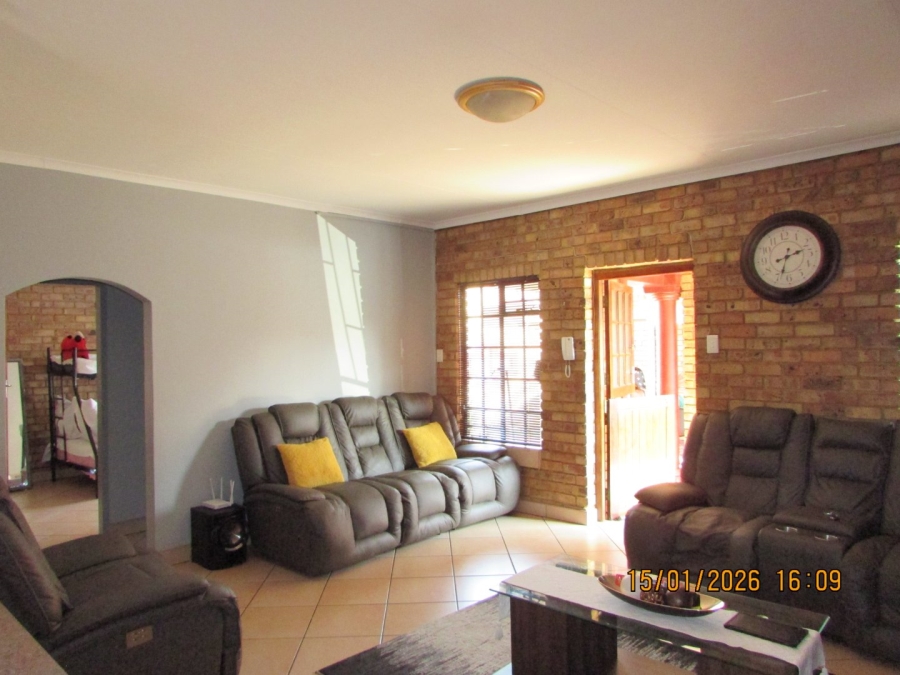2 Bedroom Property for Sale in Erasmus Gauteng