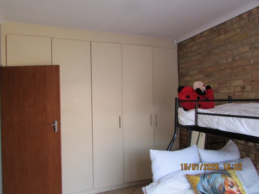 2 Bedroom Property for Sale in Erasmus Gauteng