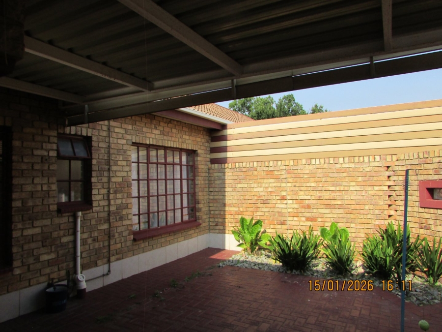 2 Bedroom Property for Sale in Erasmus Gauteng