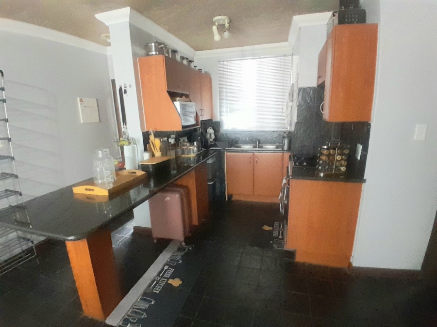 1 Bedroom Property for Sale in Noordwyk Gauteng