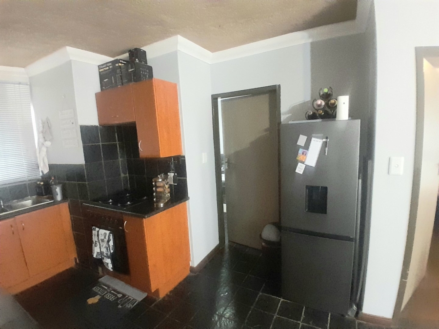 1 Bedroom Property for Sale in Noordwyk Gauteng
