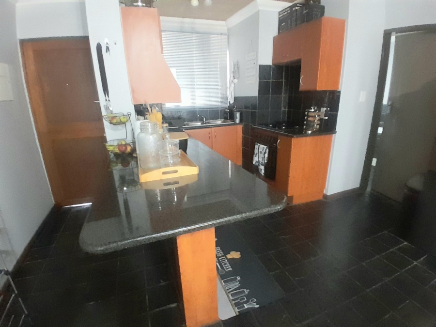 1 Bedroom Property for Sale in Noordwyk Gauteng