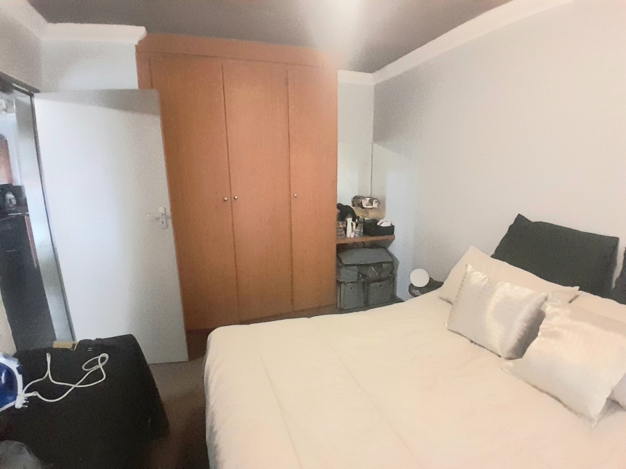 1 Bedroom Property for Sale in Noordwyk Gauteng