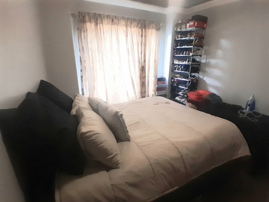 1 Bedroom Property for Sale in Noordwyk Gauteng