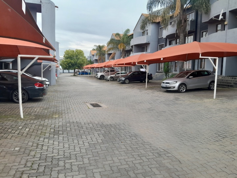 1 Bedroom Property for Sale in Noordwyk Gauteng