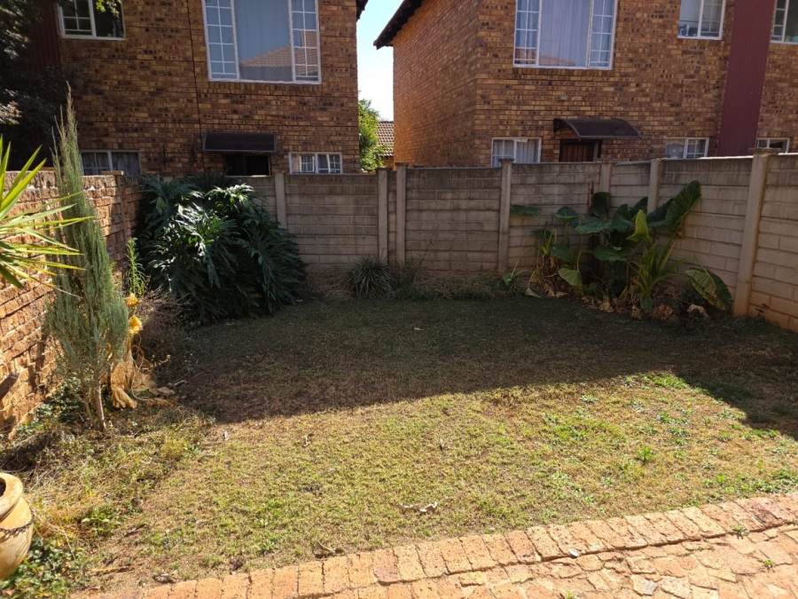 2 Bedroom Property for Sale in Annlin Gauteng
