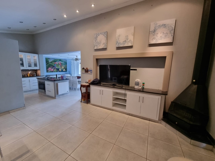 3 Bedroom Property for Sale in Vaaloewer Gauteng