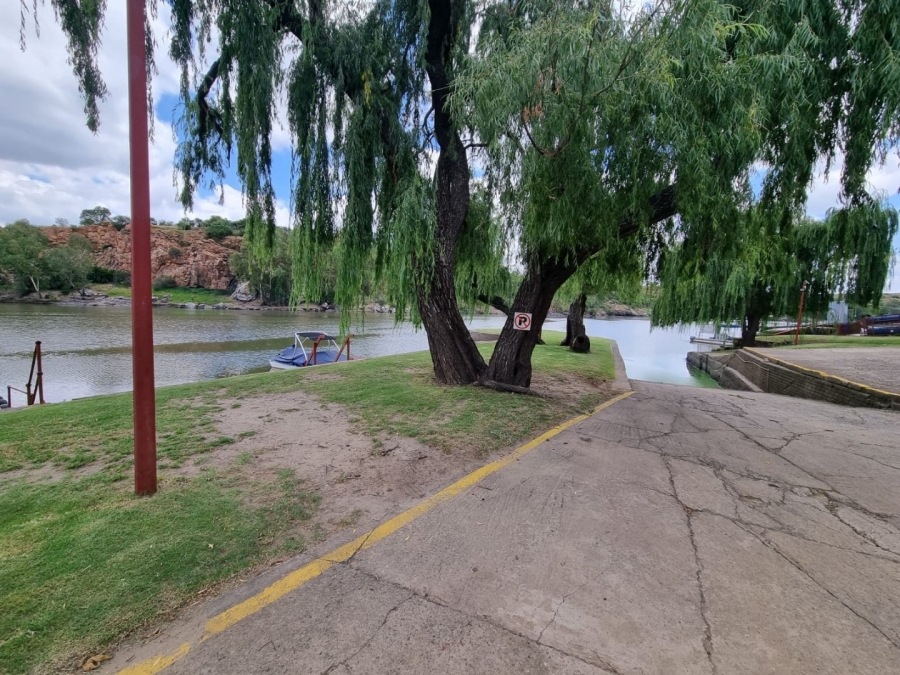 3 Bedroom Property for Sale in Vaaloewer Gauteng