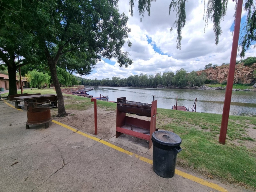 3 Bedroom Property for Sale in Vaaloewer Gauteng