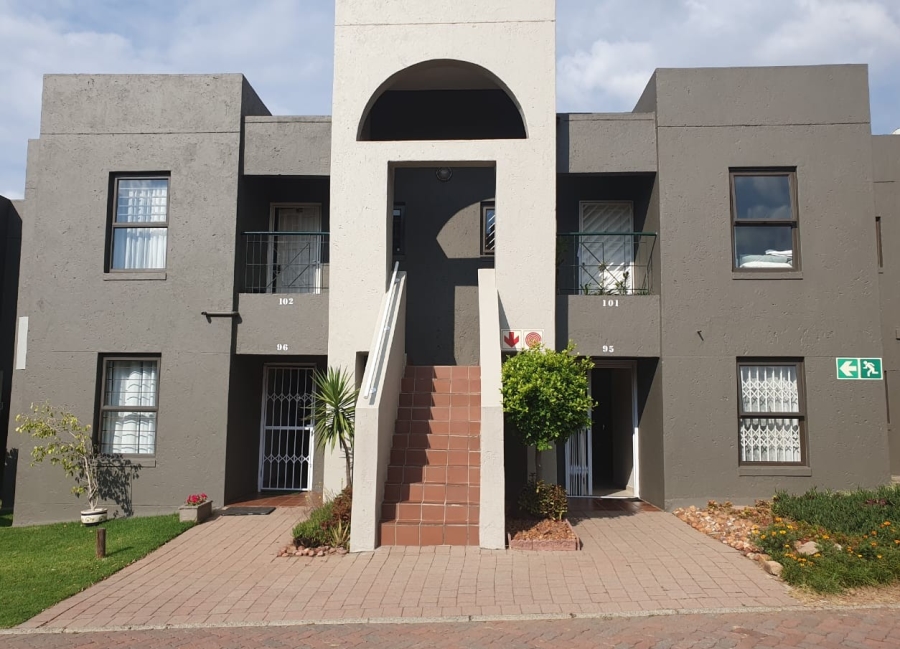 2 Bedroom Property for Sale in Marais Steyn Park Gauteng