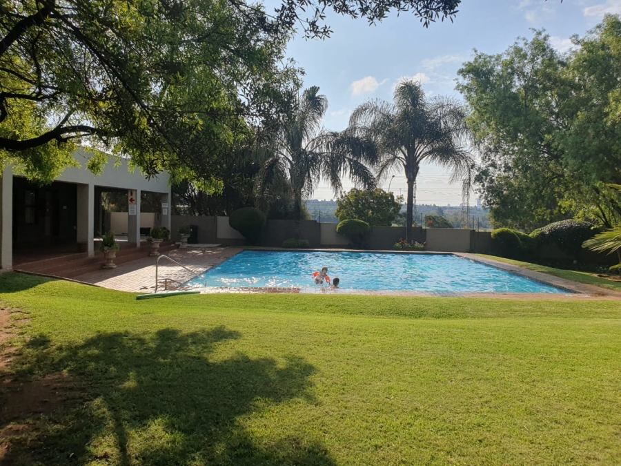 2 Bedroom Property for Sale in Marais Steyn Park Gauteng