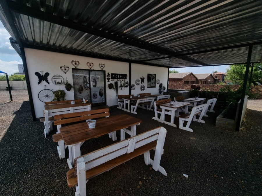 Commercial Property for Sale in Vaaloewer Gauteng