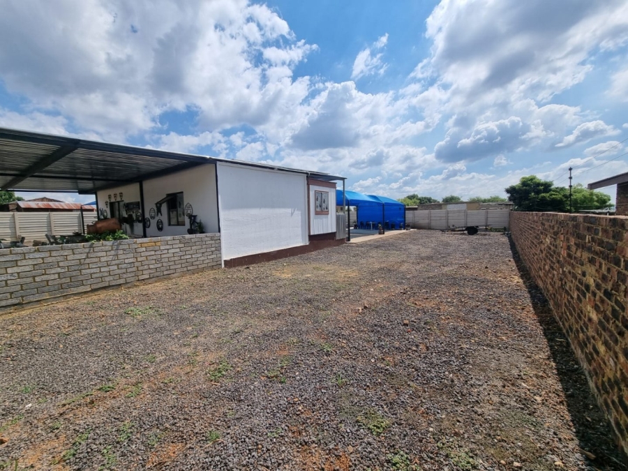 Commercial Property for Sale in Vaaloewer Gauteng