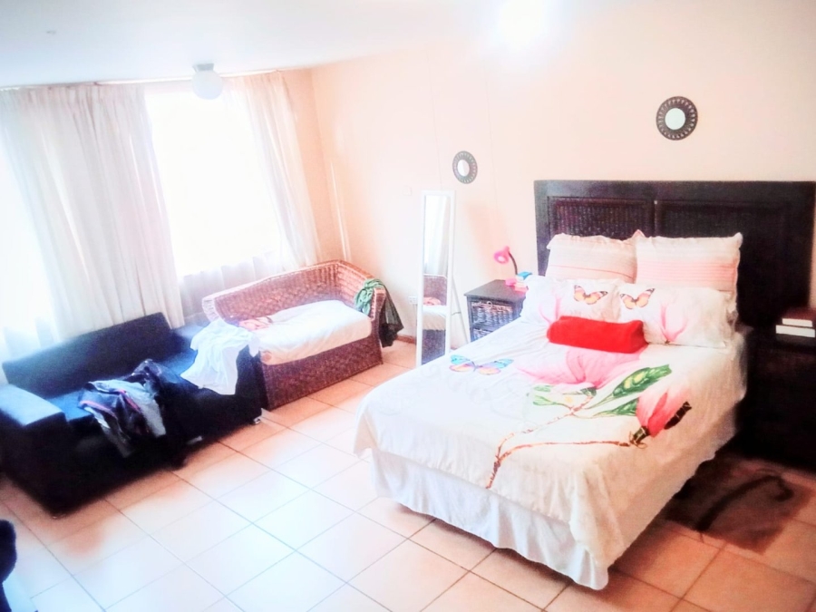 2 Bedroom Property for Sale in Pretoria North Gauteng