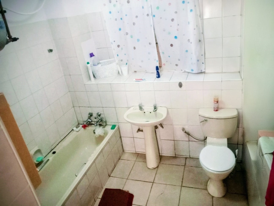 2 Bedroom Property for Sale in Pretoria North Gauteng