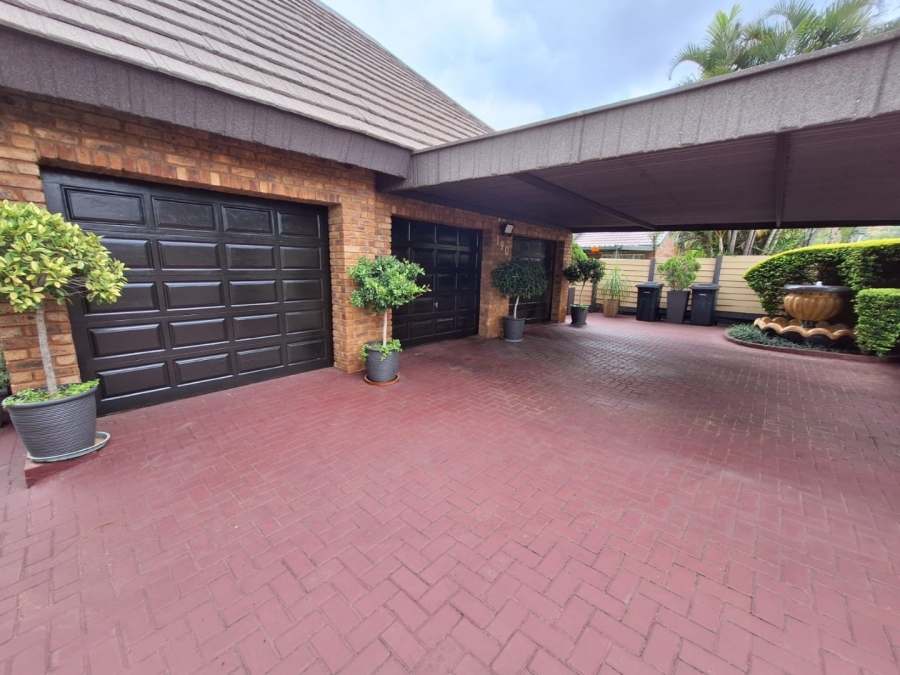 5 Bedroom Property for Sale in Montana Park Gauteng