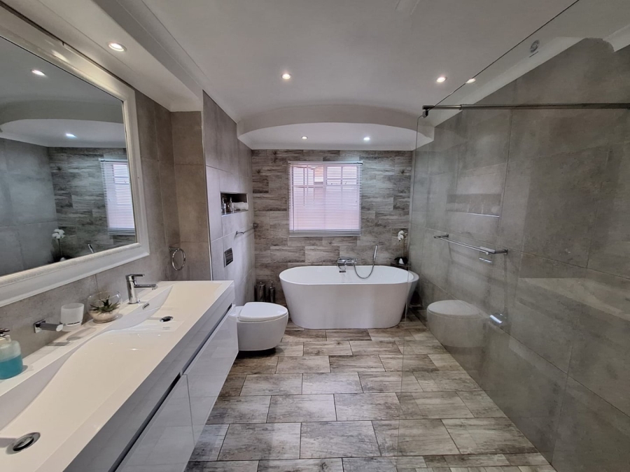 5 Bedroom Property for Sale in Montana Park Gauteng