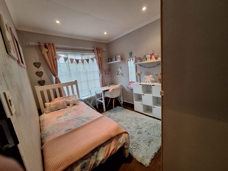 5 Bedroom Property for Sale in Montana Park Gauteng