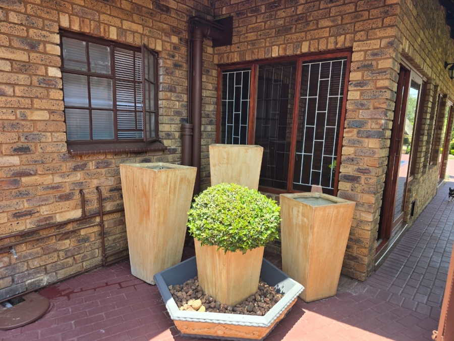 5 Bedroom Property for Sale in Montana Park Gauteng