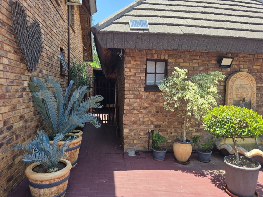 5 Bedroom Property for Sale in Montana Park Gauteng
