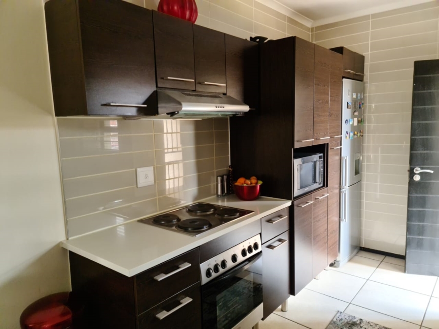 2 Bedroom Property for Sale in Noordwyk Gauteng