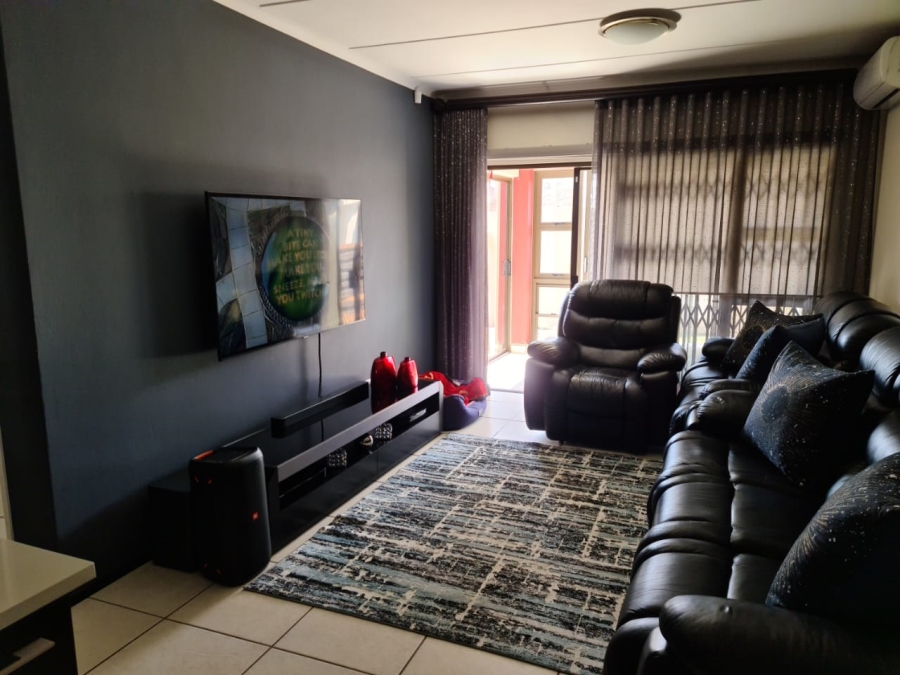 2 Bedroom Property for Sale in Noordwyk Gauteng