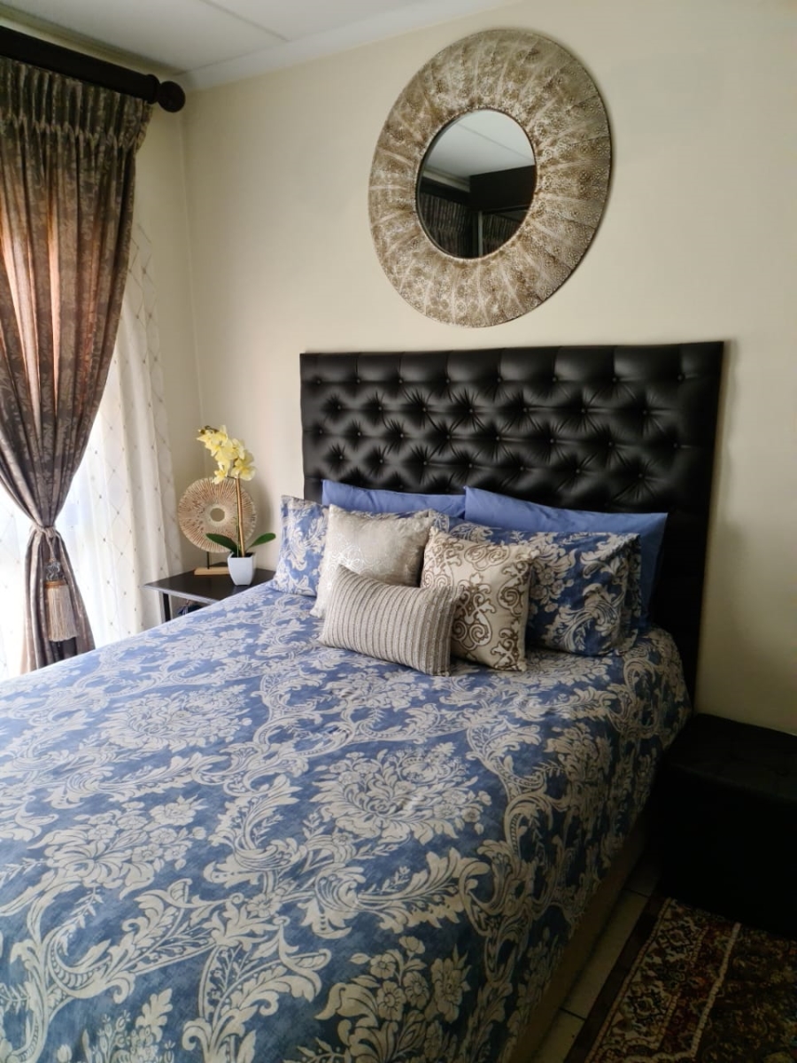 2 Bedroom Property for Sale in Noordwyk Gauteng