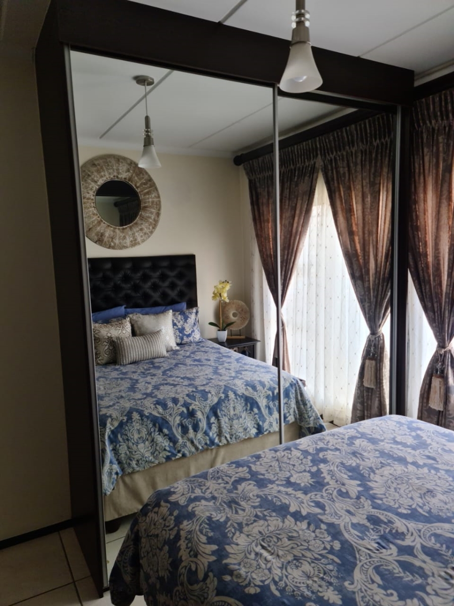 2 Bedroom Property for Sale in Noordwyk Gauteng