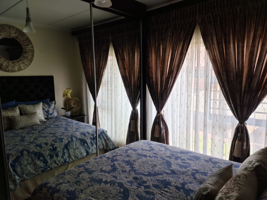 2 Bedroom Property for Sale in Noordwyk Gauteng