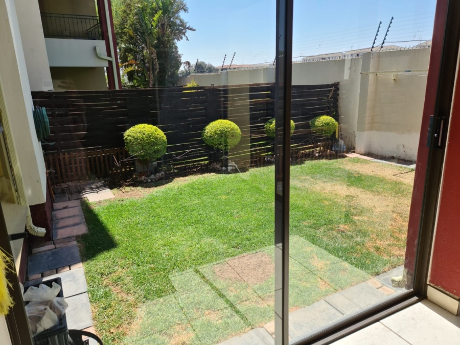 2 Bedroom Property for Sale in Noordwyk Gauteng