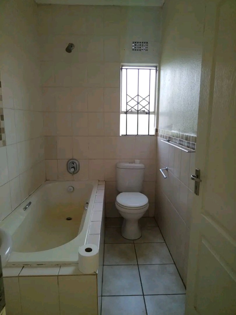 2 Bedroom Property for Sale in Mohlakeng Gauteng