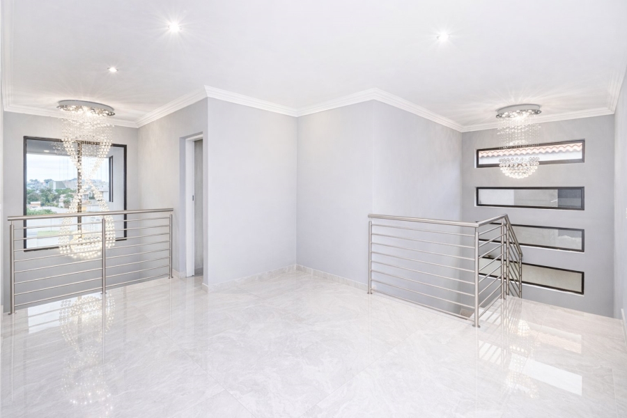 5 Bedroom Property for Sale in Diswilmar A H Gauteng