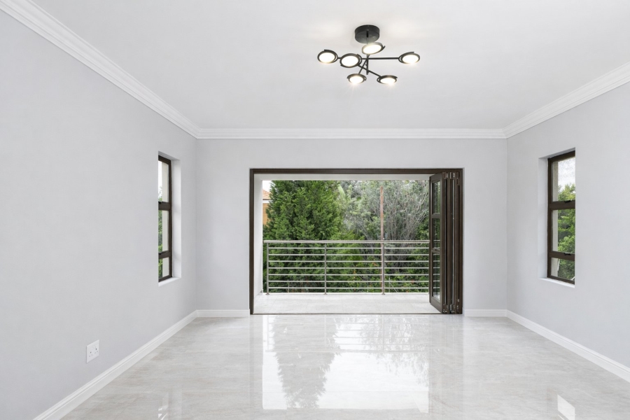 5 Bedroom Property for Sale in Diswilmar A H Gauteng