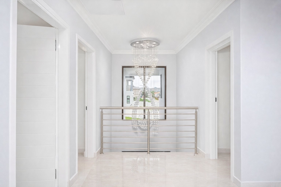 5 Bedroom Property for Sale in Diswilmar A H Gauteng