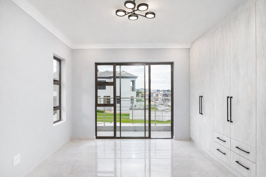 5 Bedroom Property for Sale in Diswilmar A H Gauteng