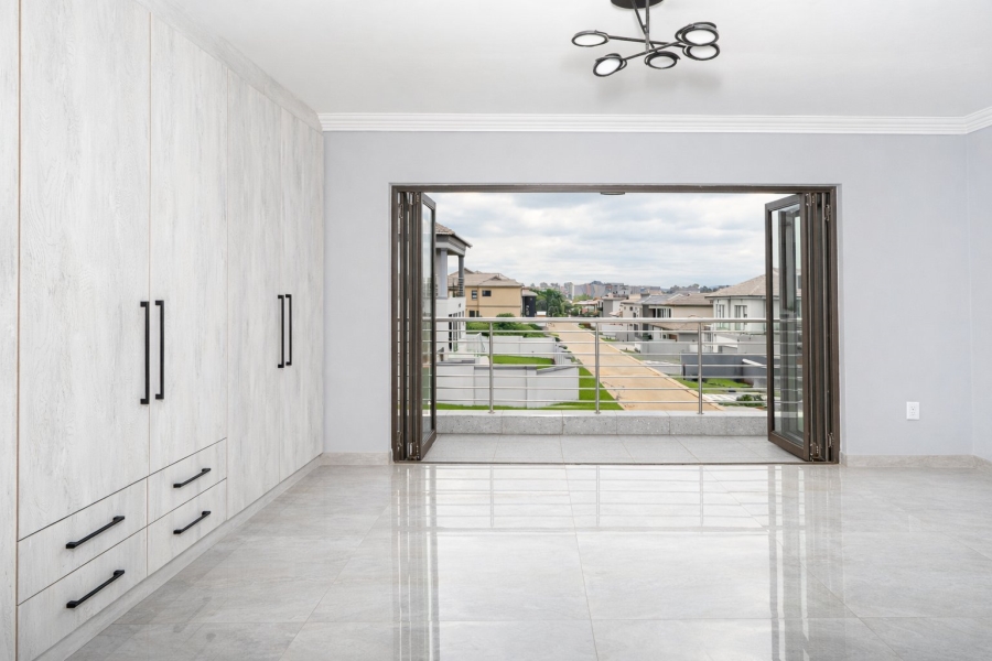 5 Bedroom Property for Sale in Diswilmar A H Gauteng