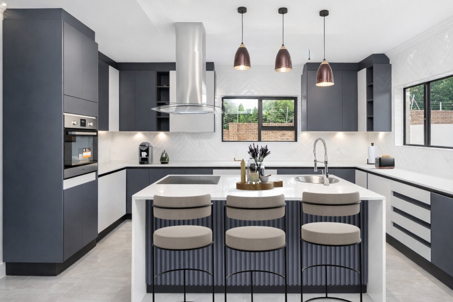 5 Bedroom Property for Sale in Diswilmar A H Gauteng