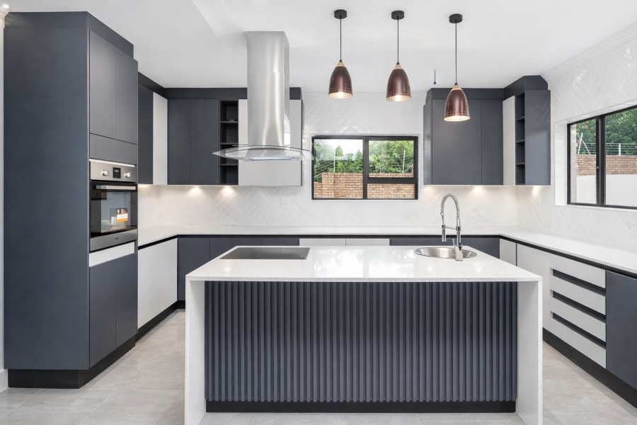 5 Bedroom Property for Sale in Diswilmar A H Gauteng