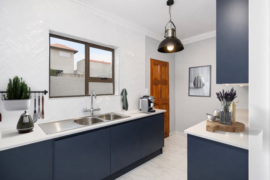 5 Bedroom Property for Sale in Diswilmar A H Gauteng