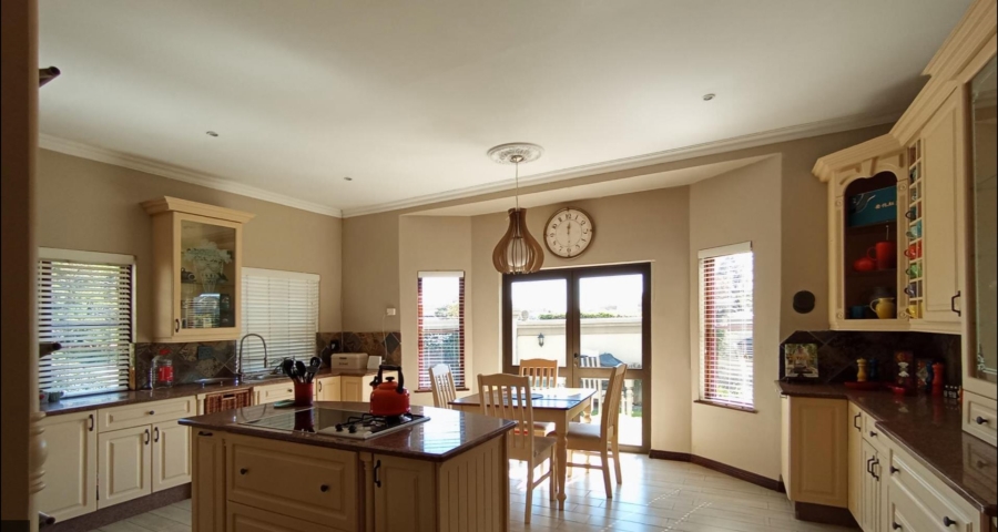 4 Bedroom Property for Sale in Waterford Estates Gauteng