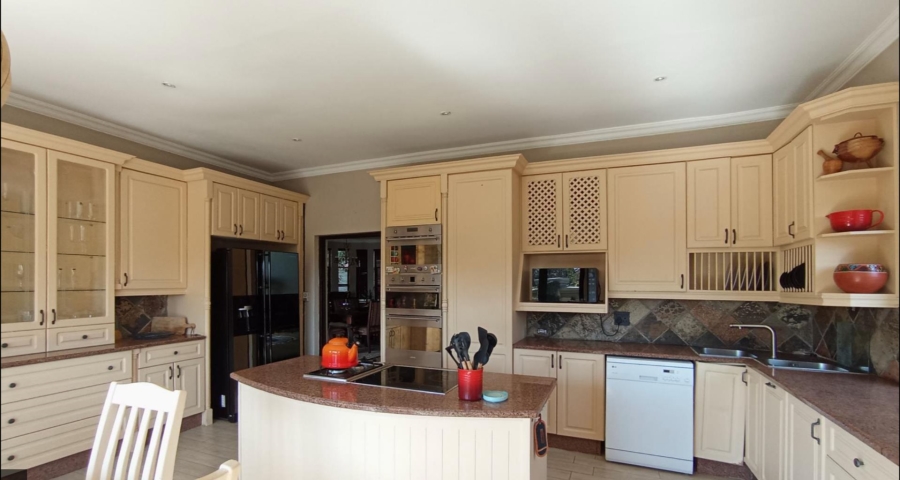 4 Bedroom Property for Sale in Waterford Estates Gauteng