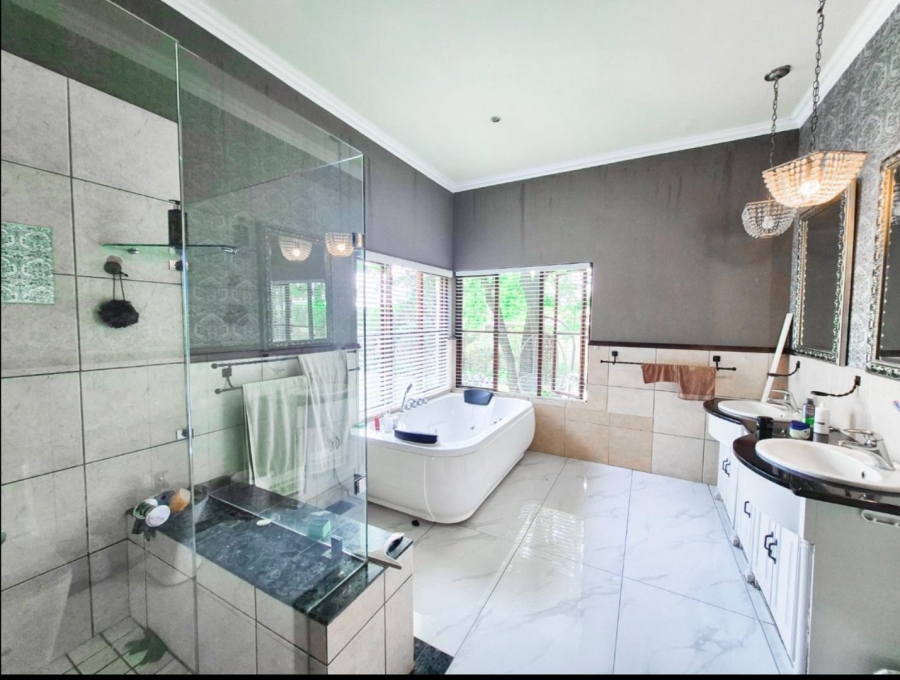 4 Bedroom Property for Sale in Waterford Estates Gauteng