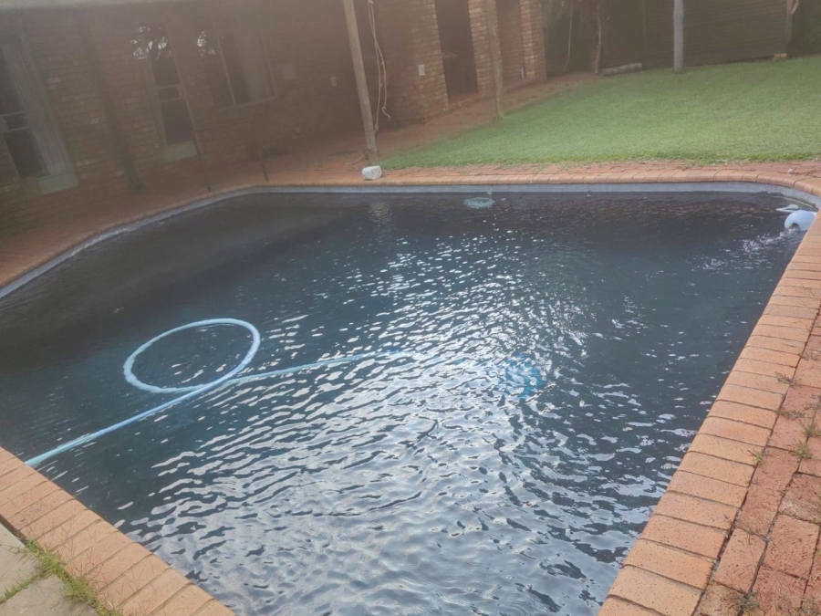 4 Bedroom Property for Sale in Amandasig Gauteng