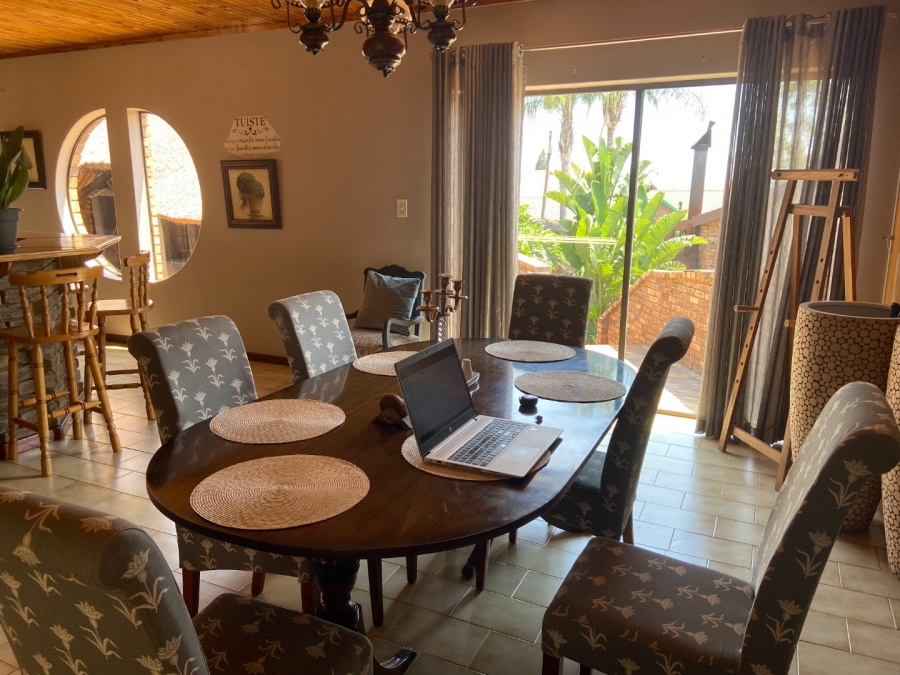 4 Bedroom Property for Sale in Zwartkop Gauteng