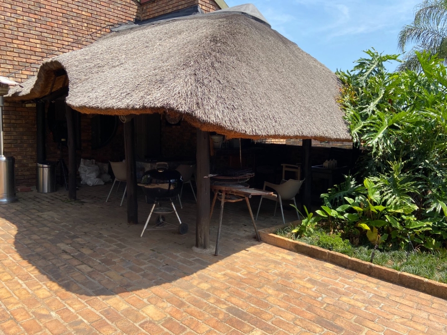 4 Bedroom Property for Sale in Zwartkop Gauteng