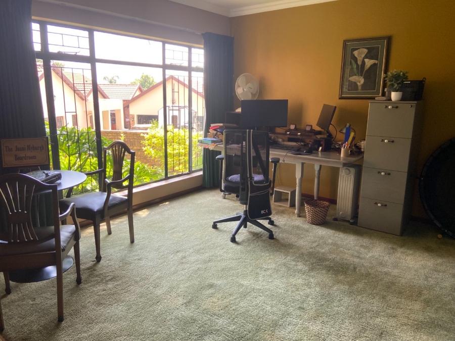 4 Bedroom Property for Sale in Zwartkop Gauteng