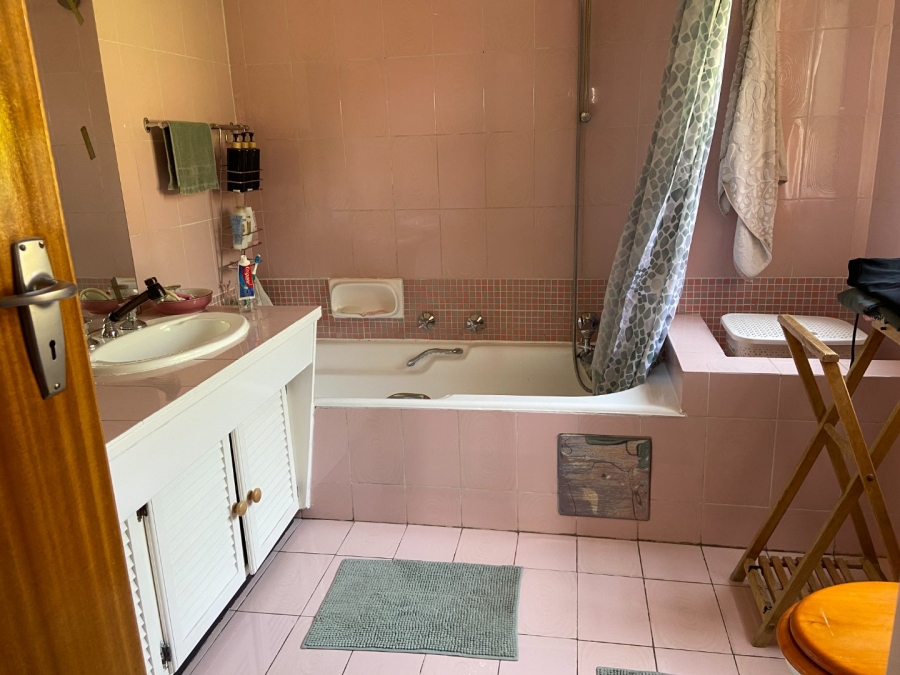 4 Bedroom Property for Sale in Zwartkop Gauteng