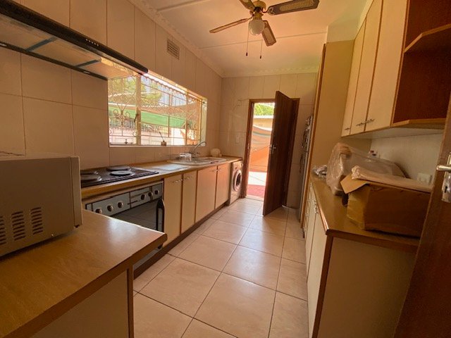 To Let 1 Bedroom Property for Rent in Rondebult Gauteng