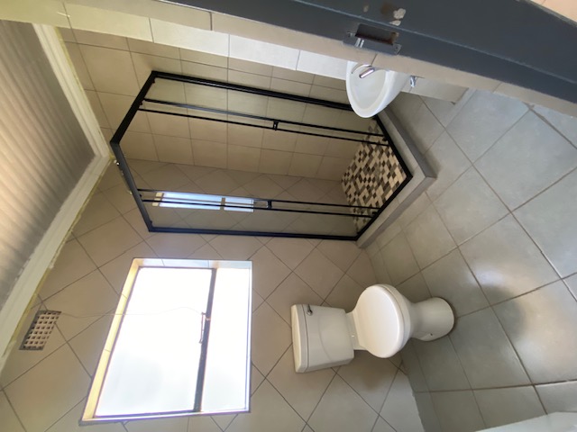 To Let 1 Bedroom Property for Rent in Rondebult Gauteng